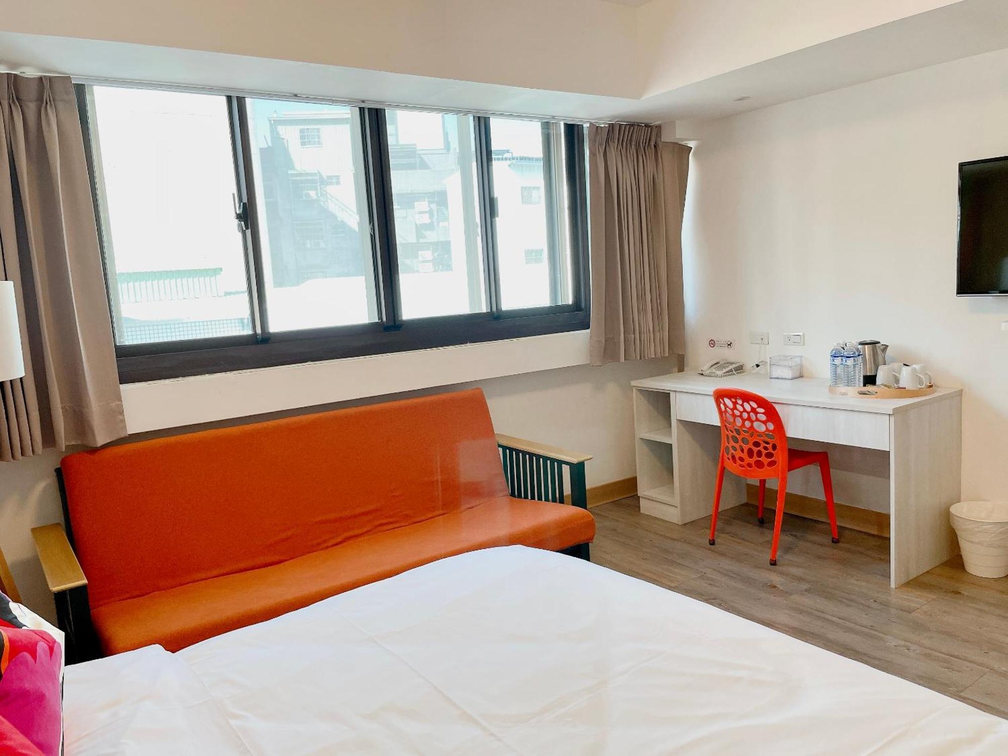 Hotel Huru House Taichung Exteriör bild